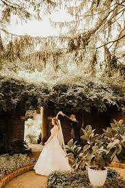 The Inn At Irwin Gardens Tori Ben Columbus Indiana Phoenix Wedding Photographer Wedding Venues Indiana Rustic Wedding Venues Arizona Wedding Photographer