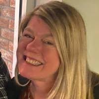 Beth Dee's Instagram, Twitter & Facebook