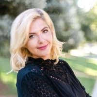 Ashley Dilworth's Instagram, Twitter & Facebook