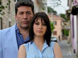 Dizinin başrollerini ise evrim alasya ve emre kınay yer aldı. Emre Kinay Ile Evrim Alasya Ask Yasiyor Bir Dizi Aski Daha Gercek Oldu Sinema Tv