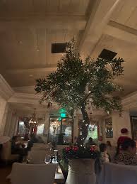 1977 folks bing crosby has gone to heaven.wonder if his kids by his first  wife will say anything nice about him?