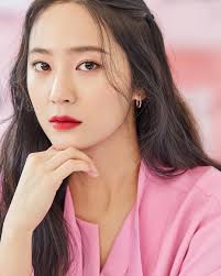 Chrystal soo jung sinh ra tại san francisco, california, hoa kỳ, nơi gia đình cô định cư từ những năm 1980. F X Krystal Jung Home Facebook