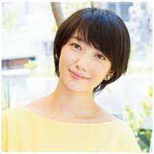 波瑠の最新ショート髪型がかわいい画像 ドラマあなそれともみ消して冬の違い 髪型 ショートのヘアスタイル 波瑠