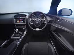 Leggi la scheda tecnica e scopri il prezzo, la potenza, i consumi, le motorizzazioni, le dimensioni, gli allestimenti, i test e le risposte alle domande più frequenti. The Clarkson Review Jaguar Xe 2015