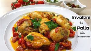 Ho trovato la ricetta su un sito americano e mi ha subito incuriosito l'idea. Involtini Di Pollo Alla Mediterranea Ricetta Facile Mediterranean Chicken Roll Tutti A Tavola Youtube
