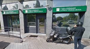 Le insegne evidenziate in rosso appartengono alle banche del gruppo di recente diventate intesa sanpaolo. Pordenone Positiva Coppia Di Dipendenti Intesa San Paolo Chiude Due Filiali Tutti In Quarantena
