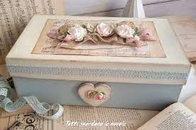 Scatole decorate grandi e piccole, scatole a forma di cuore colorate, shabby per confezioni fai da te. Box With Paper Flowers Scatole Decorate Fai Da Te Shabby Arte Con Le Scatole