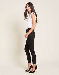 Debbie Ankle Crop Skinny Jean in Onyx