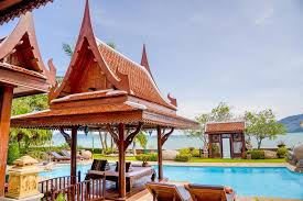 Phuket is among the world's finest beach destinations, with fine white sands, nodding palm trees, glittering seas and lively towns. Royal Thai Villa Phuket Strand Rawai Aktualisierte Preise Fur 2021