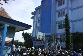 Pucang anom no.91, kertajaya, gubeng, kota sby, jawa timur 60282, indonesia. Siswa Sma Muhammadiyah 2 Raih Penghargaan Pangeran Philips Inggris Republika Online