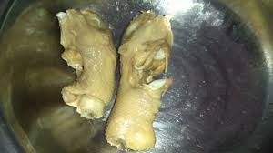 Cara membuat makanan kucing murah berikutnya adalah dengan bahan dasar ikan yang merupakan makanan favorit kucing. Membuat Makanan Kucing Dengan Kepala Ayam Rebus Feed The Cats Youtube