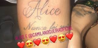 O curso de tatuagem e a pessoa física ou jurídica, identificada pelo registro de usuário do site, doravante denominada assinante, celebram o presente contrato sob as cláusulas e condições. Deyverson Faz Tatuagem Para A Filha Que Ainda Nao Nasceu Uol Esporte