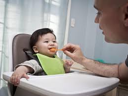 7 signs your baby is ready for solid foods