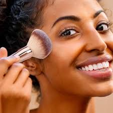 Amazon.com: KISS NEW YORK Cepillo profesional para polvo de doble extremo,  aplicación en toda la cara, aspecto fácil esculpido con cepillo de polvo en  ángulo para rubor, polvo fijador, contorno : Belleza