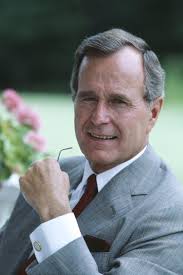 George H. W. Bush used to stay in town for Christmas Eve and Christmas so  his staff and Secret Service agents could be with their families for the  holidays : r/Presidents