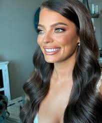 How is she even real??!! And to think there's two of them. Kayla made the  most beautiful bride. Her and her twin have been coming to see me for so  very long.