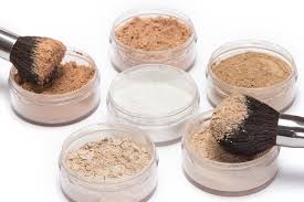 Selain itu, tersedia beberapa varian seperti, soft and bedak bayi yang bisa digunakan untuk kulit wajah dewasa ini mengandung chamomile yang berfungsi mencegah iritasi dan juga alergi pada kulit. 4 Tips Memilih Bedak Yang Cocok Untuk Kulit Sawo Matang Womantalk