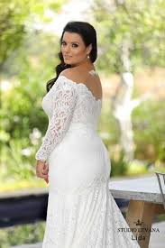 Es muy común que por considerar la ceremonia religiosa mucho más importante la elección del vestido para la la fecha de la boda civil muchas veces se ve opacada por la celebración de la boda religiosa, sin embargo no debe dejar de observarse que esta. Vestidos De Civil Para Novias Gorditas Con Estilo 40 Modelos Alucinantes