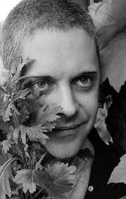 Genesis Breyer P-Orridge 逝世，“她/他”的一生是多元与反主流的一生| 理想生活实验室- 为更理想的生活