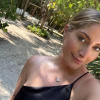 Julia Paige's Instagram, Twitter & Facebook