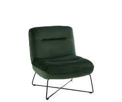 De nombreuses formes différentes de fauteuils ont été fabriqués sous louis xv comme la bergère, la duchesse et le cabriolet. Petit Fauteuil Tendance En Velours Evali Existe En 4 Coloris