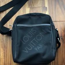 Authentic louis vuitton victor shoulder bag taiga leather green m30142 69md968. Louis Vuitton Mens Shoulder Bag Verzameling