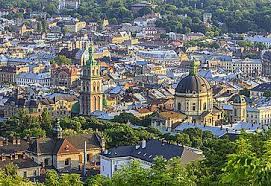 La città da non perdere è indubbiamente kiev dove è fondamentale osservare da vicino i palazzi stalinisti e le chiese ortodosse; Cosa Vedere In Ucraina