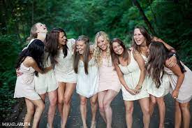 Best Friends A Photo Shoot Vancouver Wedding Lifestyle Photographer Mikaela Ruth Friend Photoshoot Friends Photography Friends Photoshoot Ideas