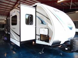 A unique feature included on the freedom express liberty edition is the 24 x 48 outdoor table that can be used in conjunction with the outdoor kitchen to create an inviting place to enjoy a summer you absolutely must check out the coachmen freedom express liberty edition travel trailers! 2018 Coachmen Freedom Express 321fedsle