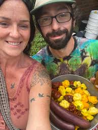 Our gardener Gillian with farmer extraordinaire Ryan Lissner, the hot  pepper king of Memphis. This week's tasting menu is sure to bring the local  heat 🌶️