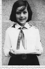 In 1986, she becomes famous performing the role dana of the film the graduates , directed by nicolae. Foto Cum ArÄƒta Oana Sirbu In CopilÄƒrie AdorabilÄƒ De MicÄƒ