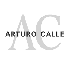 Encuentra las últimas tendencias en trajes, pantalones, camisas y mucho más. Arturo Calle Parque La Colina