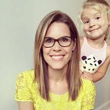 Parents of twins or close siblings that intend to go to the same school and  same program, how did your kids let the schools know that they are linked?  In our case,