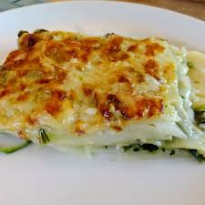 Kartoffel, kohlrabi und lauch (poree) schälen und in dünne scheiben schneiden. Kohlrabi Auflauf Rezept Essen Und Trinken