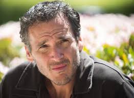 Hiker's quick thinking saves family from mountain lion