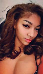 Angel Reese is an #American professional #basketball player for the  #Chicago Sky of the Women's National Basketball Association (WNBA).🏀❣️🏆  #angelreese #baggi #chicagosky #usa #fantasy