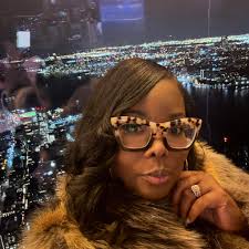 Good evening loves! I feel like a hopeless dope!! I started off strong. Got  through the morning with the ACV detox drink as my coffee, a smoothie, and  my snacks. By noon