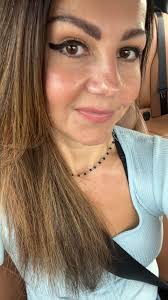 Heather Bundrick's Instagram, Twitter & Facebook