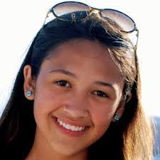 Alexa Brewster's Instagram, Twitter & Facebook