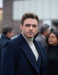 Born and raised in renfrewshire near glasgow, madden rose to prominence in 2011 for his portrayal of robb stark in the hbo fantasy drama series game of thrones. Richard Madden On Bodyguard Season Two Red Carpet Style Nyfw Boss Wwd