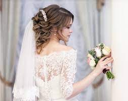 Ein wichtiges detail dazu ist die brautfrisur. Hochzeitsfrisuren Die Schonsten Looks Fur Braut Und Brautigam