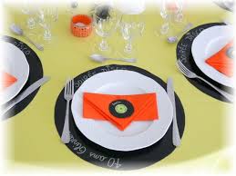 Soiree Annee 70 80 La Table D Aurore En 2020 Decoration Annees 80 Pliage Serviette Deco Anniversaire 40 Ans