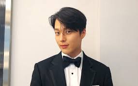 Yg entertainment did not reveal the enlistment location and time to ensure the public's safety to stop coronavirus spread (covid 19). Jang Ki Yong To Enlist In Military After Filming His New Drama Now We Are Breaking Up Kdramastars