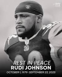 Washington Football Team 2nd year RB Antonio Gibson.. I love watching this  guy play.. All young RBs should watch him play.. #Truth..