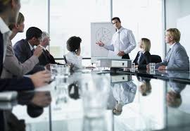 Top 12 Qualities of a Good Leader in the Corporate World - Growth Signals