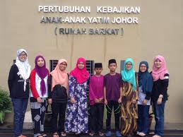 Jadual waktu solat johor bahru waktu solat adalah peruntukan tempoh atau selang masa tertentu bagi masyarakat muslim menjalani syariat solat sama ada fardhu ataupun sunat. Sumbangan Di Johor Bahru Ke Rumah Baju Raya Project Facebook