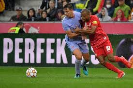 What is the difference between barcelona and salzburg? Yyffjesdwmiczm