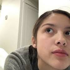  Olivia Rodrigo Selfie