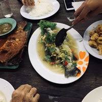 Makanannya sangat menarik dan berbeza daripada kedai burger lain kerana daging yang digunakannya lain dari yang lain. Juara Ikan Bakar 37 Tips