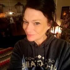 Leann Rietbrock's Instagram, Twitter & Facebook